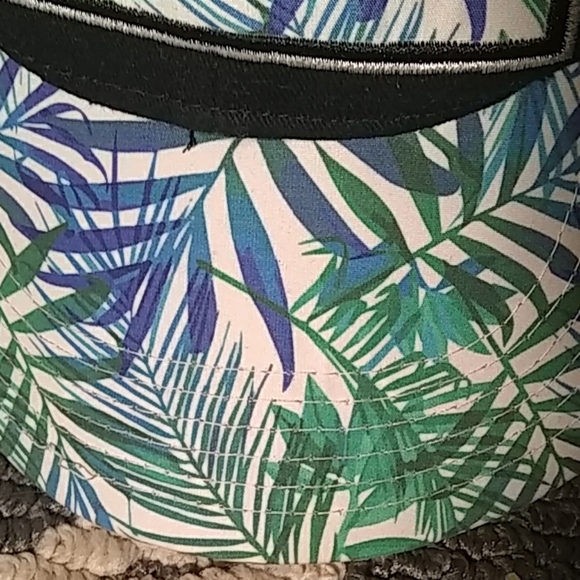 Hat - Picture 2 of 4